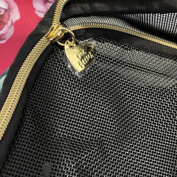 BETSEY JOHNSON PET CARRIER PINK ROSES DOGS CATS UP TO 16LBS TSA APPROVED$138 NWT - Picture 6 of 11